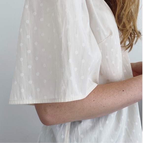 ✨ 2 for $40 SALE | Leith | Cream Polka Dot Flutter Sleeve Blouse - Picture 4 of 9